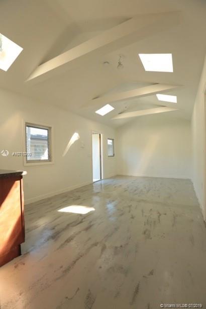 25 53 41 MARKS SUB - Residential Lease