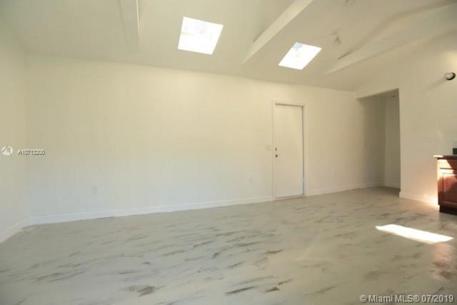 25 53 41 MARKS SUB - Residential Lease