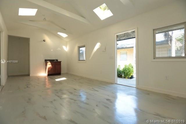 25 53 41 MARKS SUB - Residential Lease