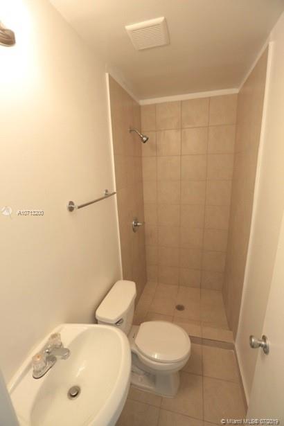 25 53 41 MARKS SUB - Residential Lease