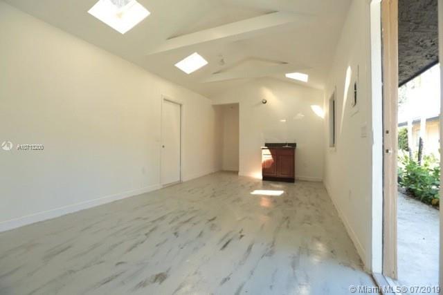 25 53 41 MARKS SUB - Residential Lease