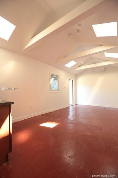 25 53 41 MARKS SUB - Residential Lease