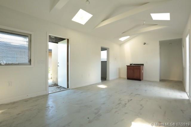 25 53 41 MARKS SUB - Residential Lease