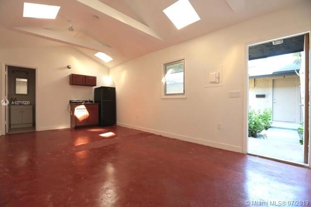 25 53 41 MARKS SUB - Residential Lease