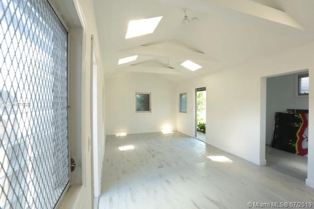 25 53 41 MARKS SUB - Residential Lease