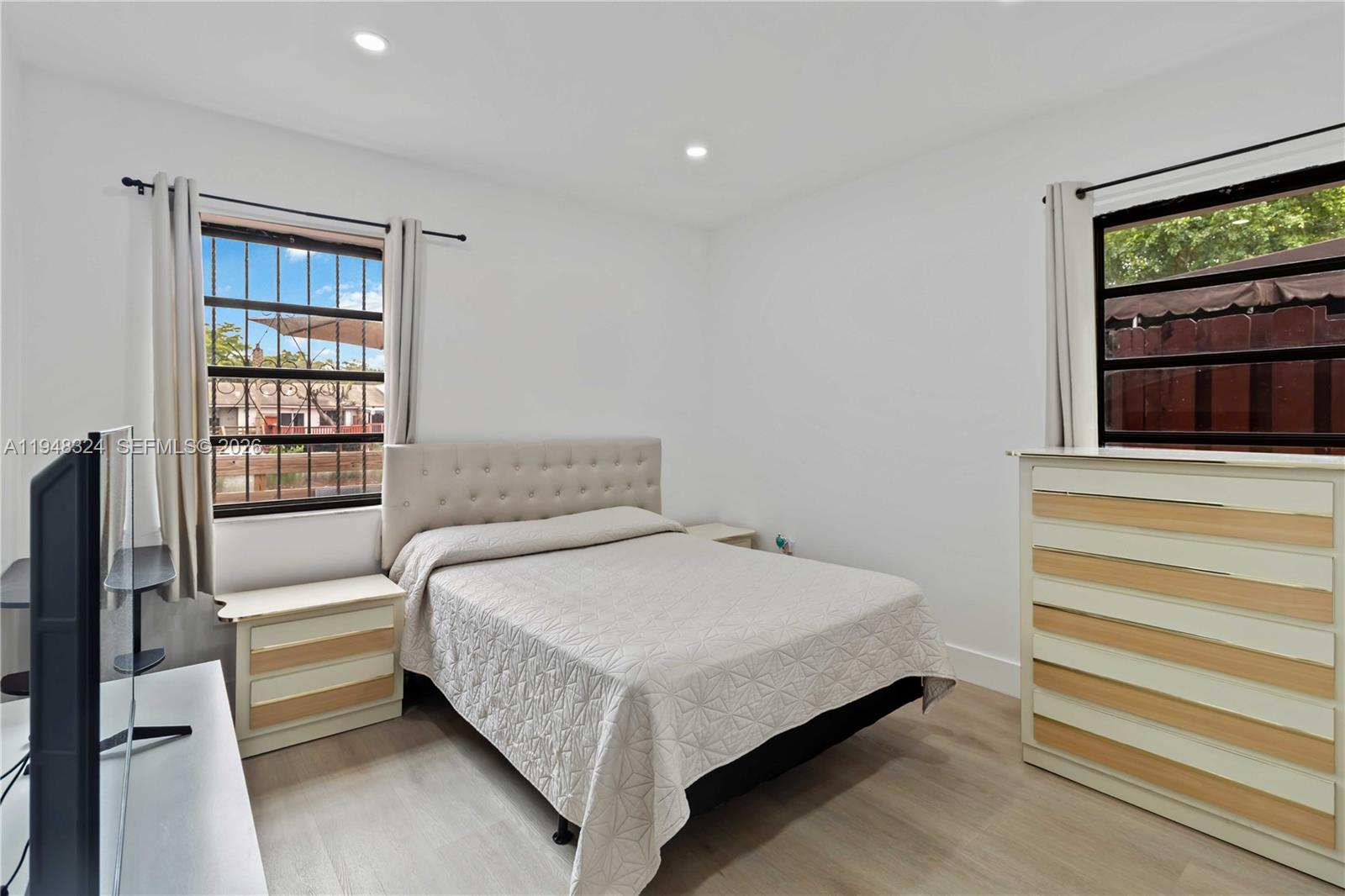 LAKE VILG AT INTL LAKE TH - Residential