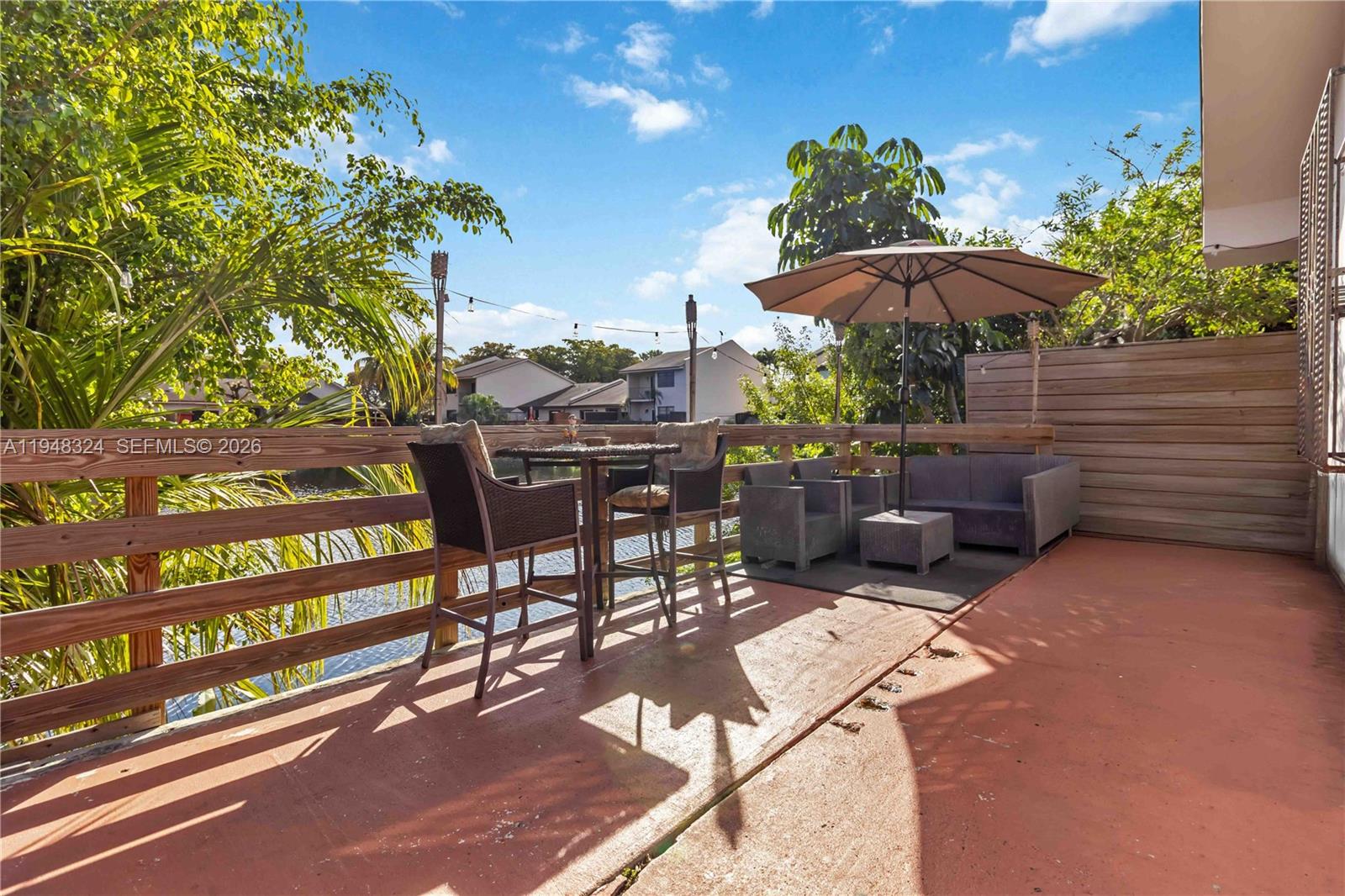 LAKE VILG AT INTL LAKE TH - Residential