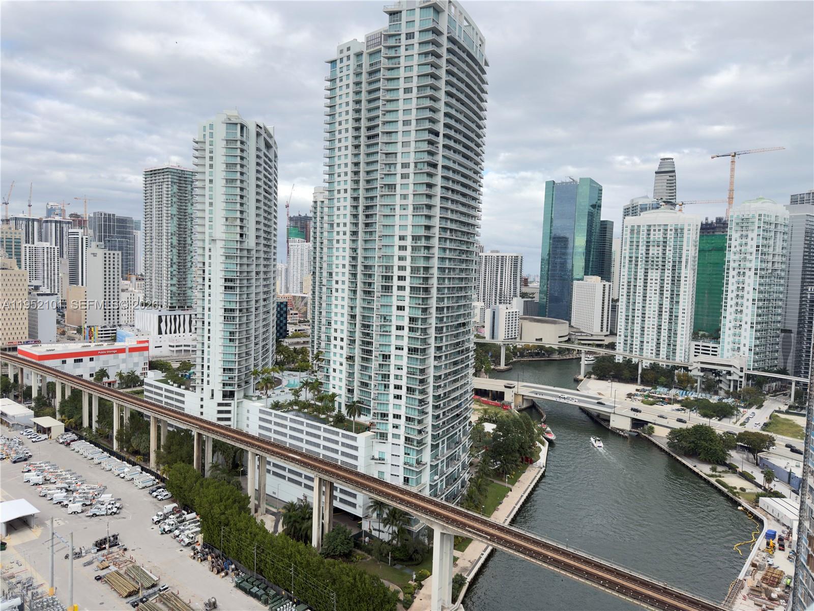 LATITUDE ON THE RIVER CON - Residential