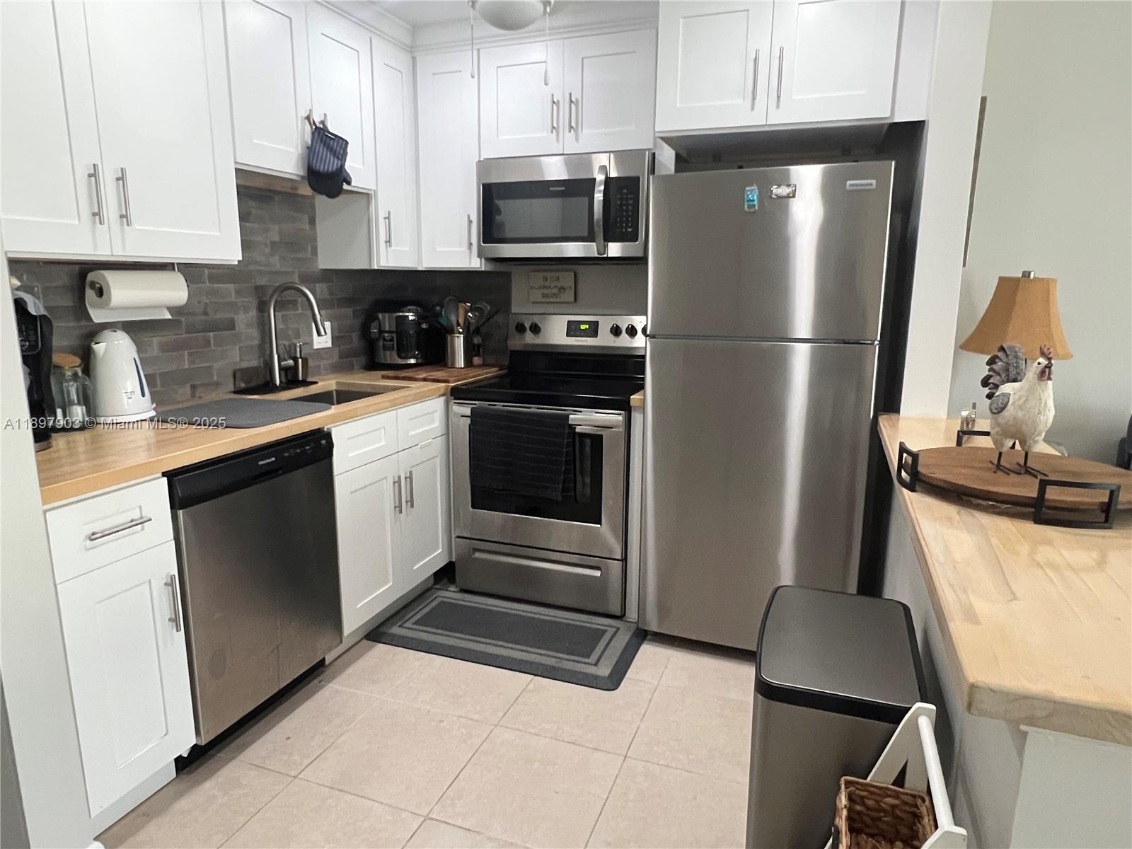 WINDSOR CONDOS - Residential Lease