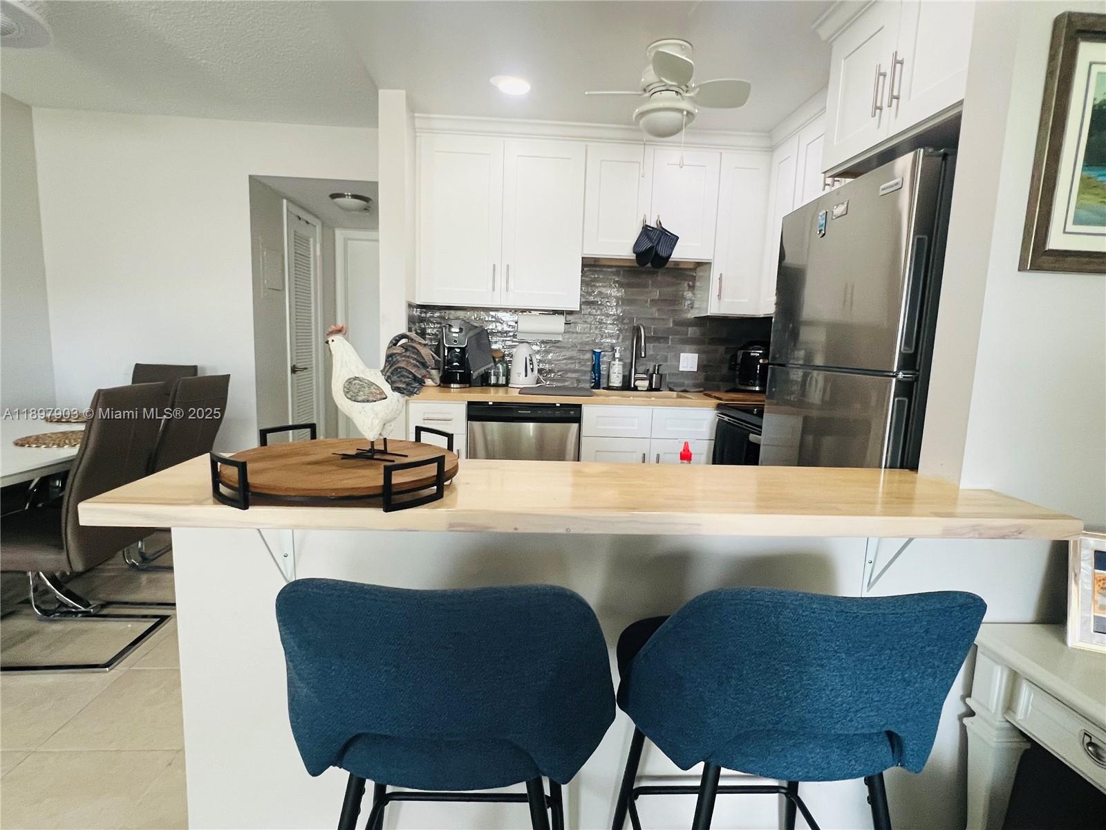 WINDSOR CONDOS - Residential Lease