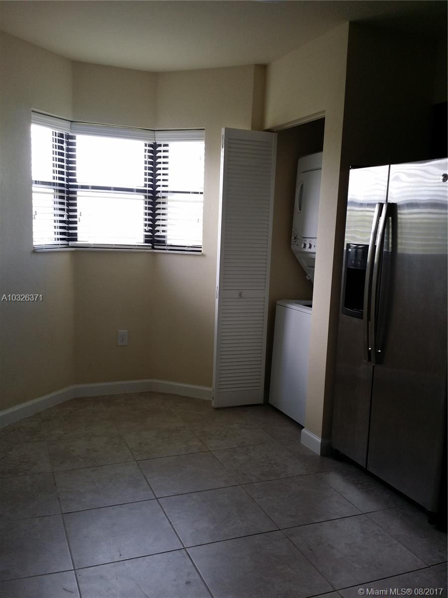 The Courts At Bayshore II - Residential Lease