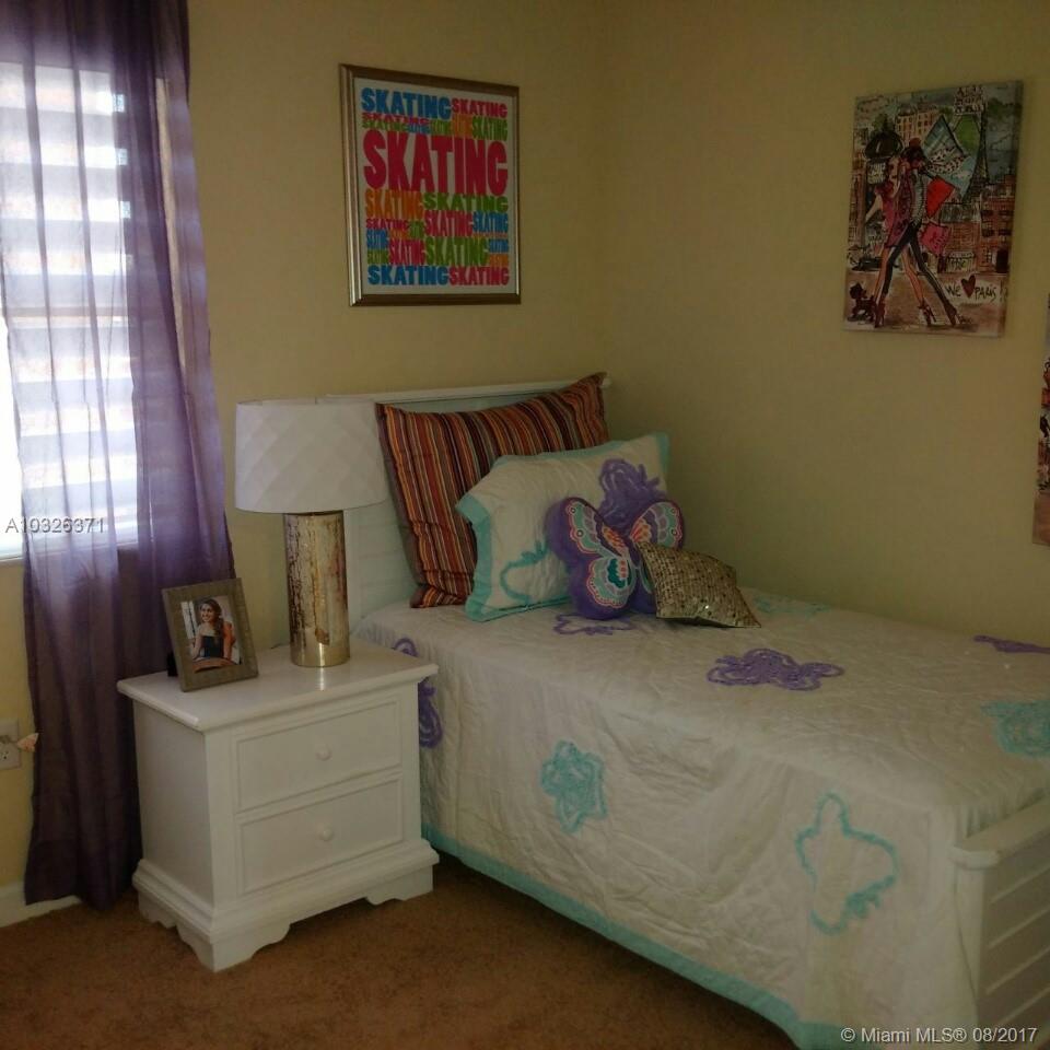 The Courts At Bayshore II - Residential Lease