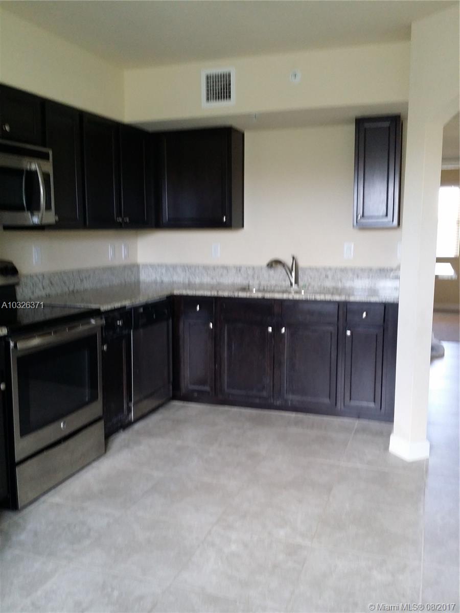 The Courts At Bayshore II - Residential Lease