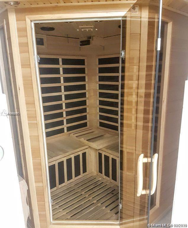 WATERGATE 5 CONDO - Residential