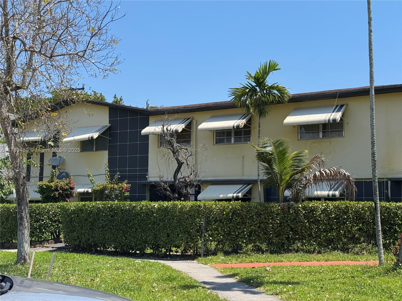 Property for Sale at 17051 Ne 23rd Ave 1J, North Miami Beach, Miami-Dade County, Florida - Bedrooms: 2 
Bathrooms: 1  - $210,000