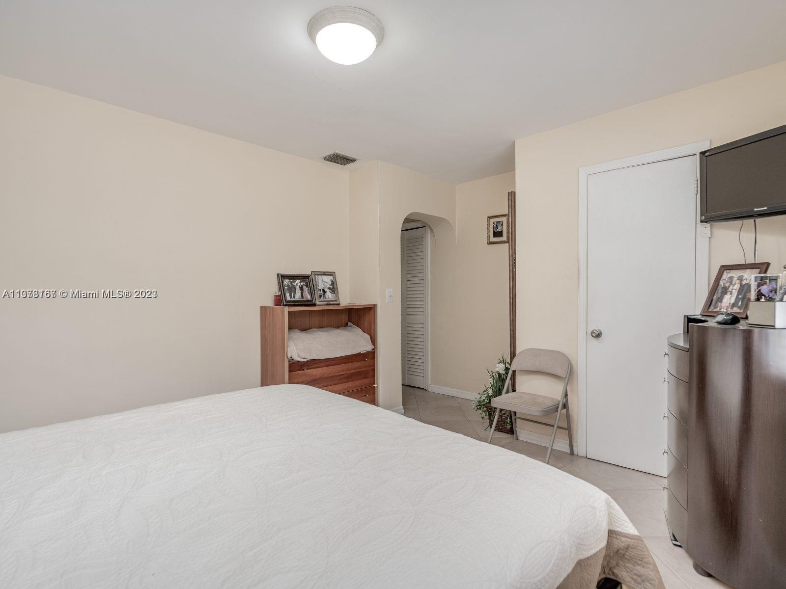 SHANGRI-LA - Residential Lease