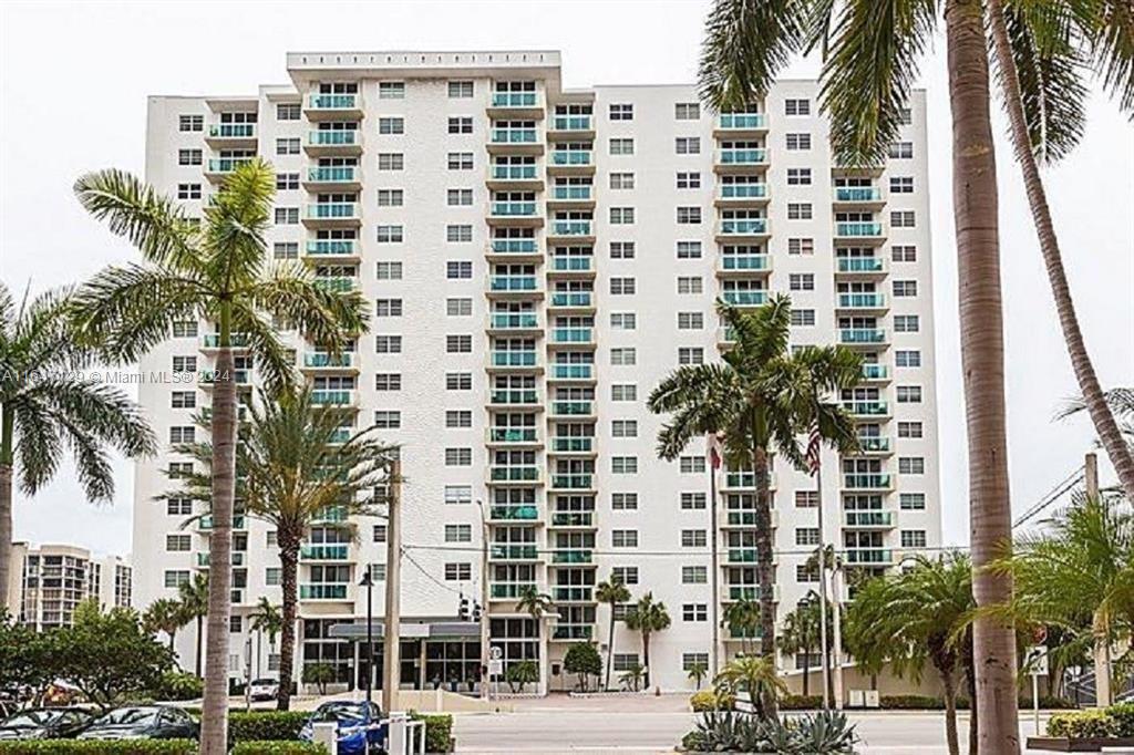 3000 S Ocean Dr 1200, Hollywood, Broward County, Florida - 2 Bedrooms  
2 Bathrooms - 