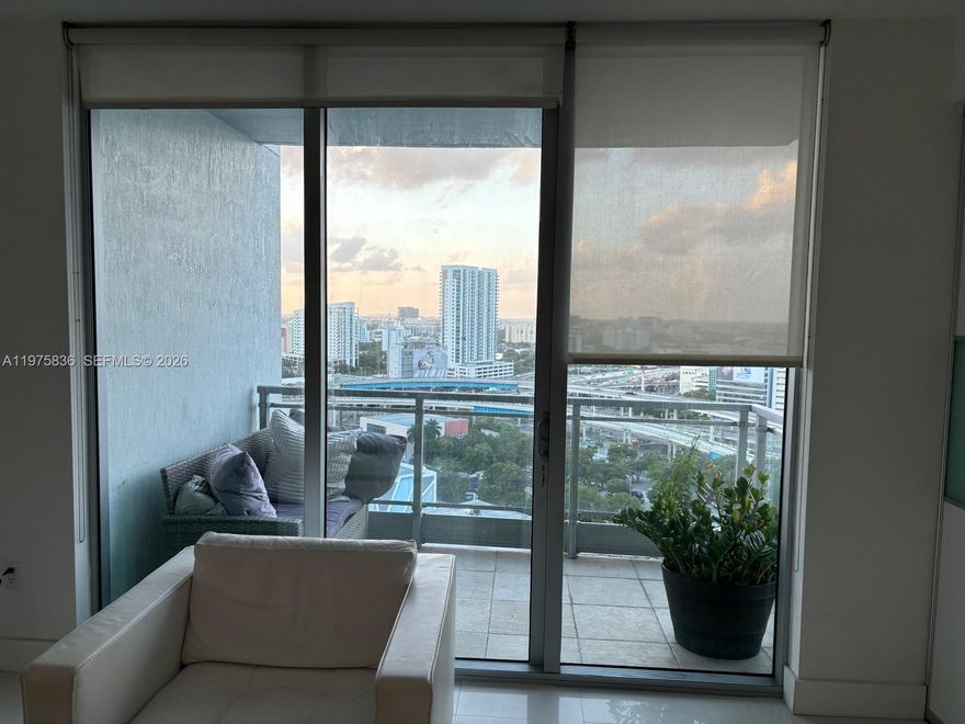 BEAUTIFULLY UPGRADED PORCELANATO CERAMIC FLOORING THROUGHOUT, ENCLOSED BEDROOM, BEAUTIFUL SKY LINE VIEWS. BUILDING OFFERS 5 STAR RESORT STYLE AMENITIES SUCH AS STATE OF THE ART GYM, TROPICAL POOL & SWIMMING POOL, PARTY ROOM, CONCIERGE, VALET, VOLLEYBALL, BBQ AND SPA. WALKING DISTANCE OF BRICKELL CITY CENTRE AND MARY BRICKELL VILLAGE. RIGHT OFF OF 95.