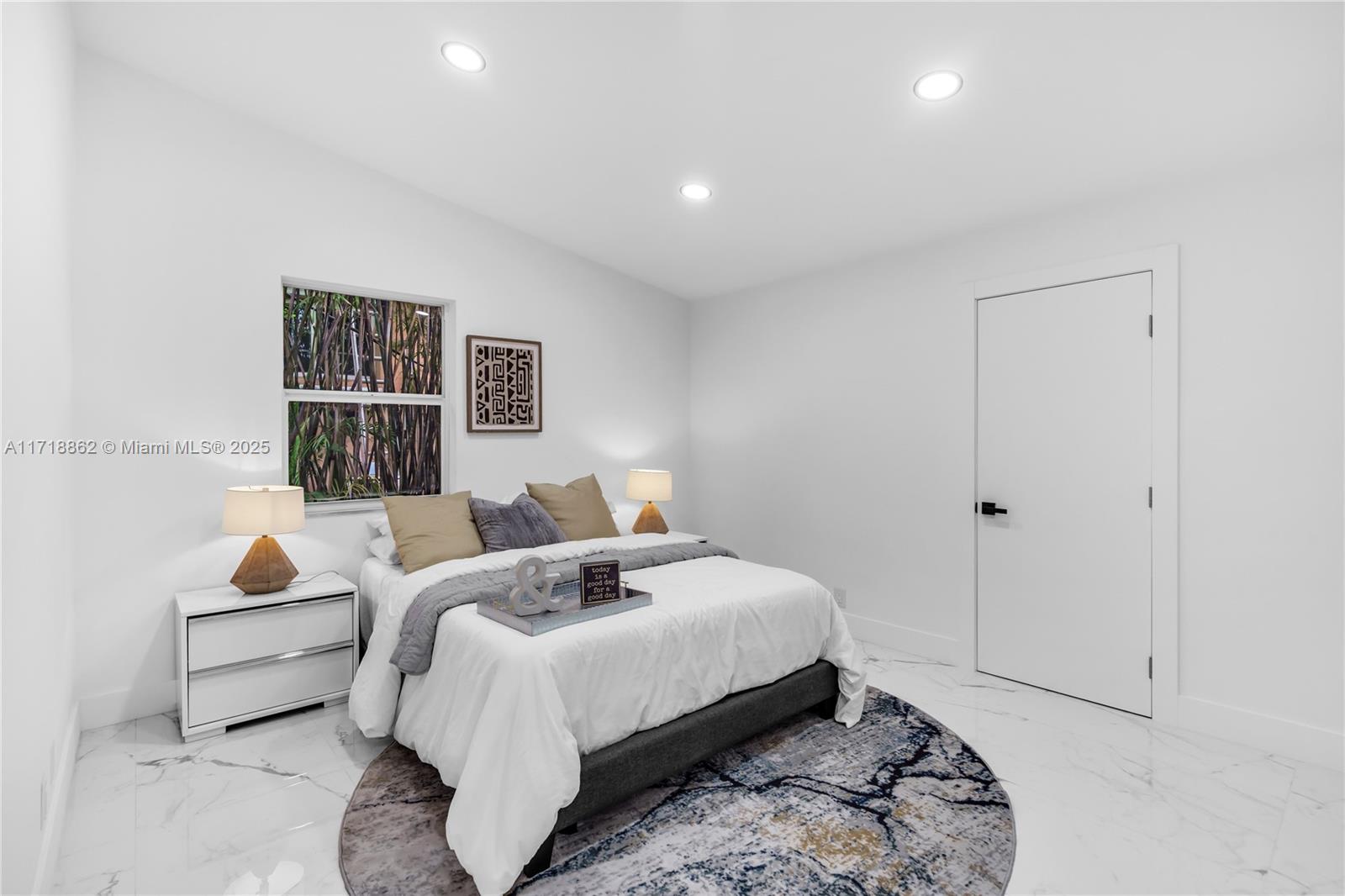 LAUDERDALE ISLES NO 2-BLK - Residential