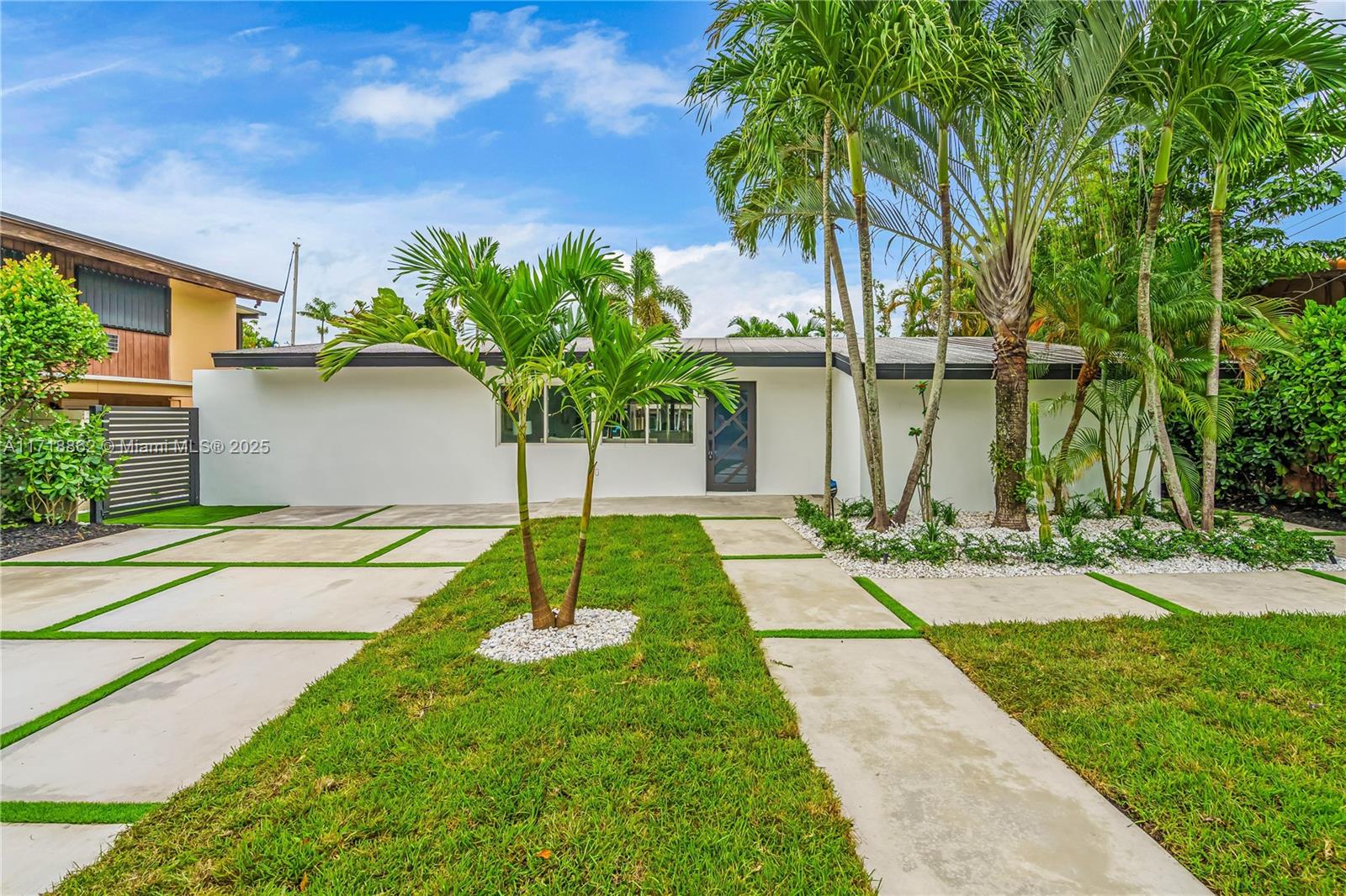 LAUDERDALE ISLES NO 2-BLK - Residential