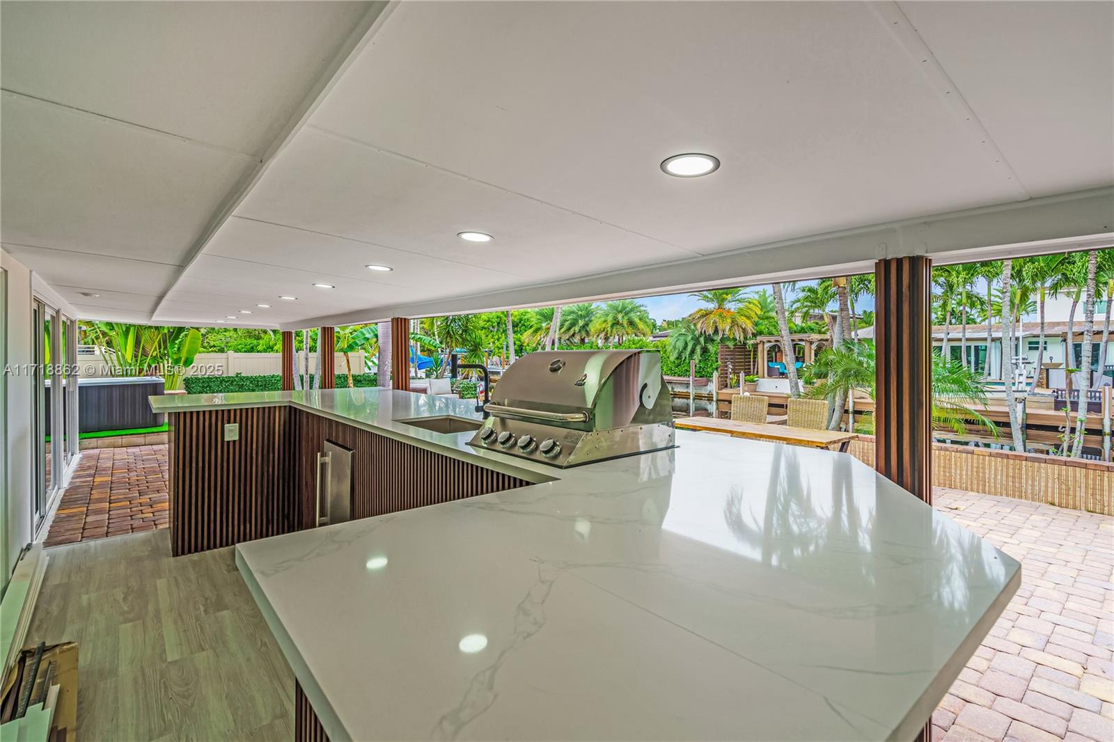 LAUDERDALE ISLES NO 2-BLK - Residential