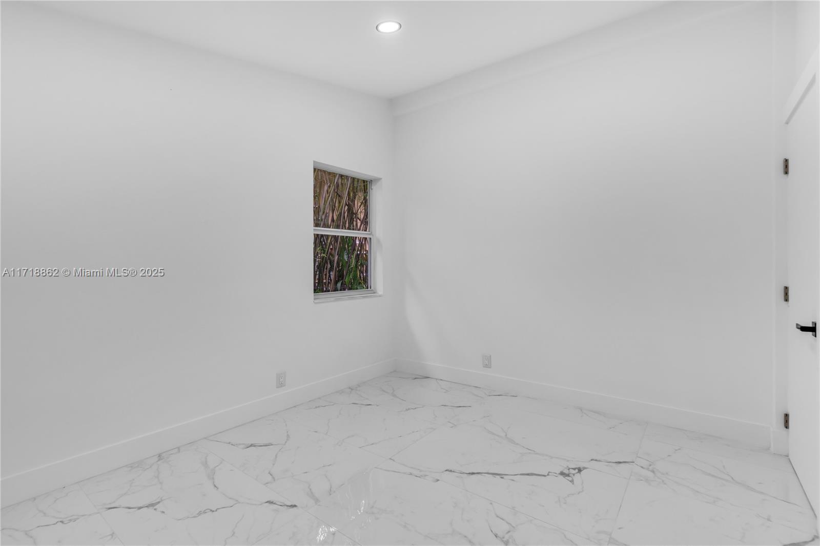 LAUDERDALE ISLES NO 2-BLK - Residential