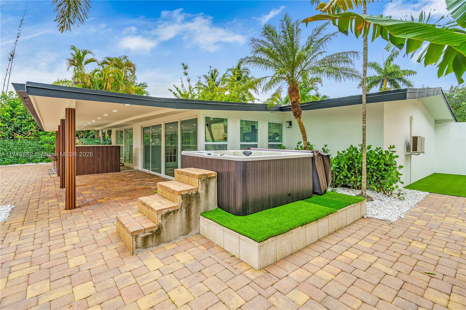 LAUDERDALE ISLES NO 2-BLK - Residential