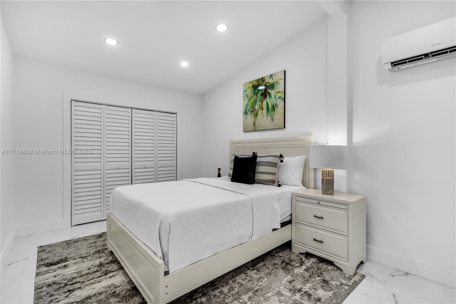 LAUDERDALE ISLES NO 2-BLK - Residential