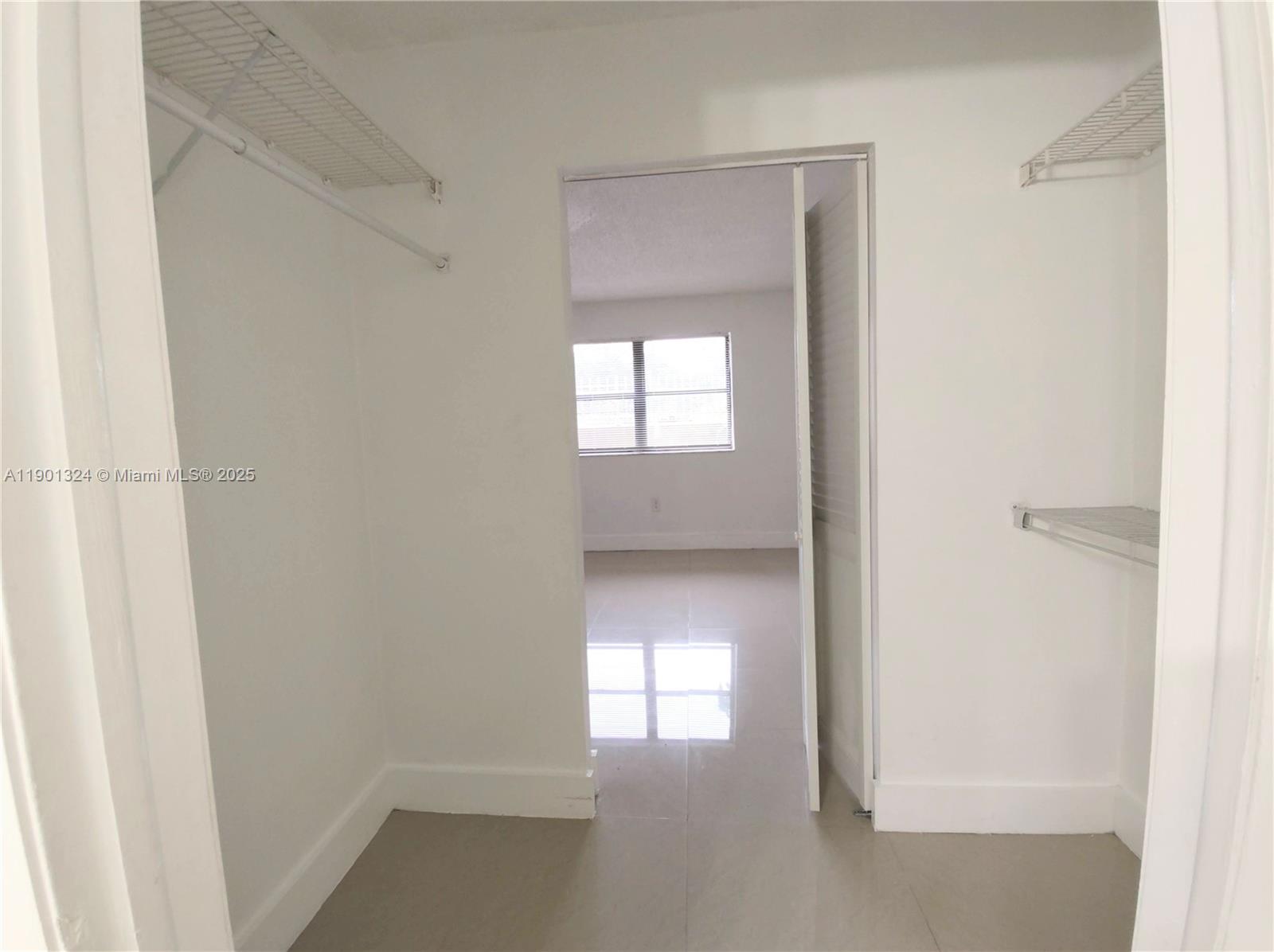 THE COURTS AT KENDALL CON - Residential