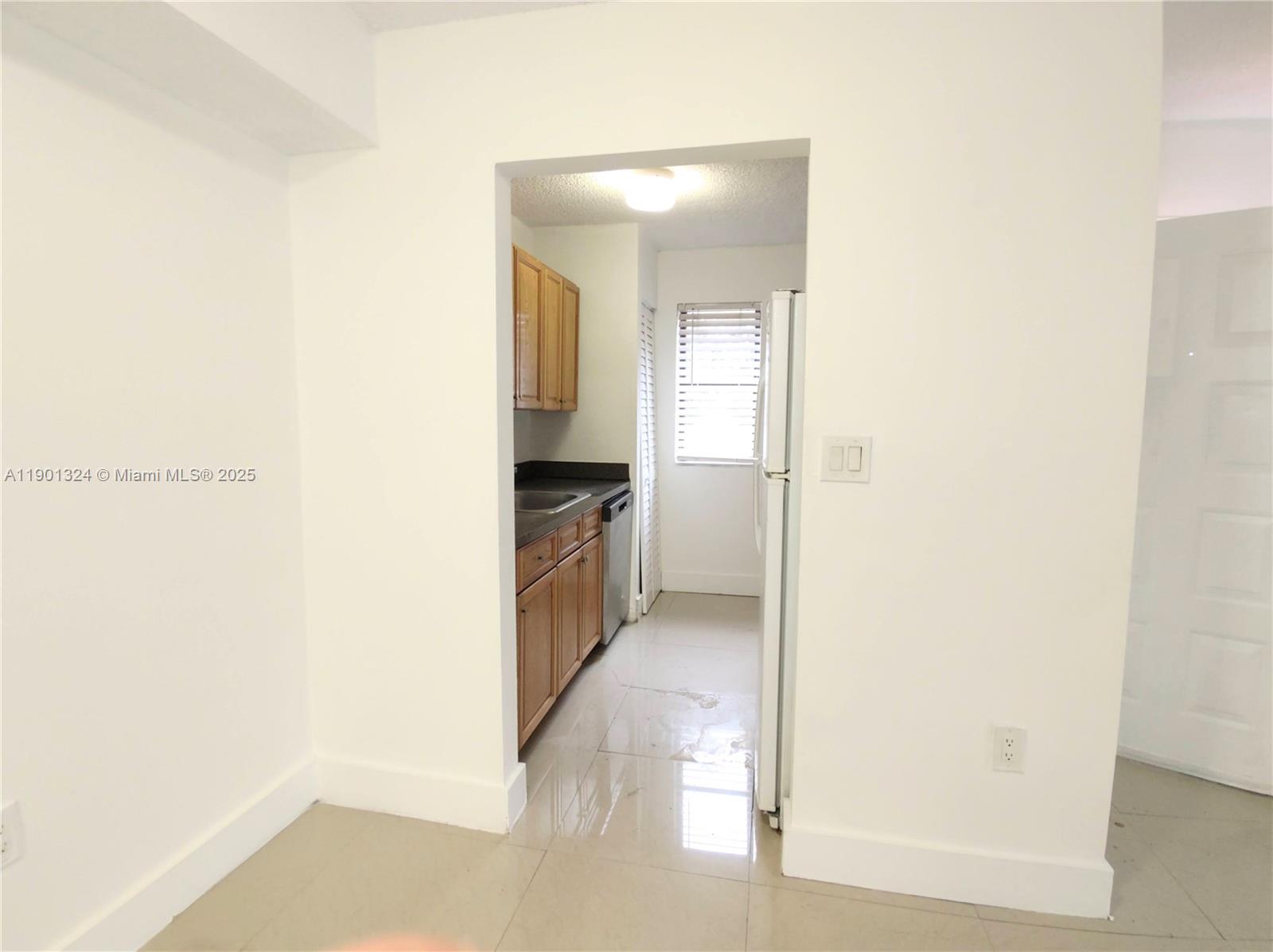 THE COURTS AT KENDALL CON - Residential