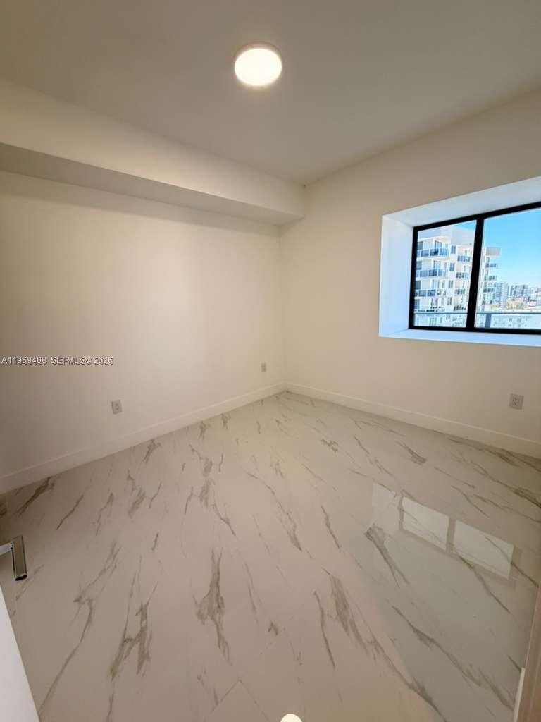 BAY BREZEE - Residential