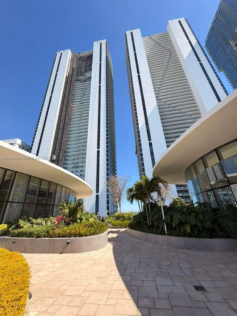 BAY BREZEE - Residential