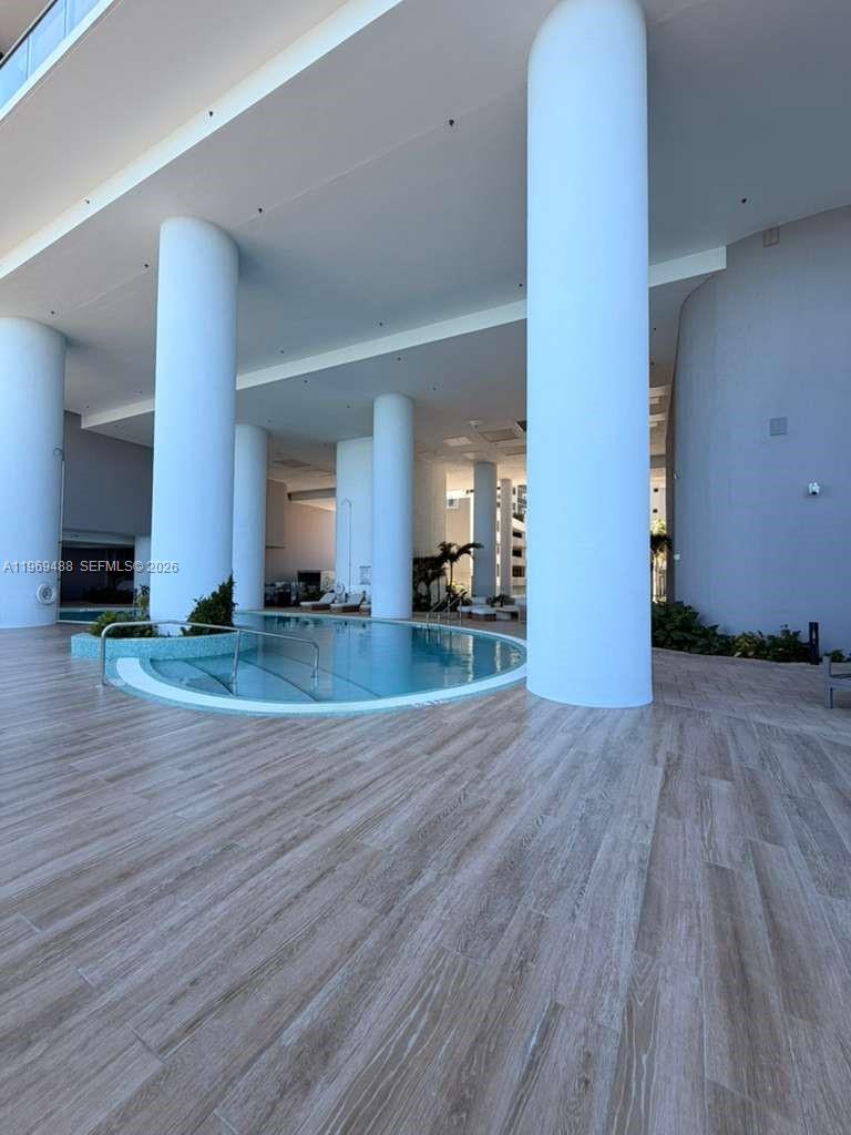 BAY BREZEE - Residential