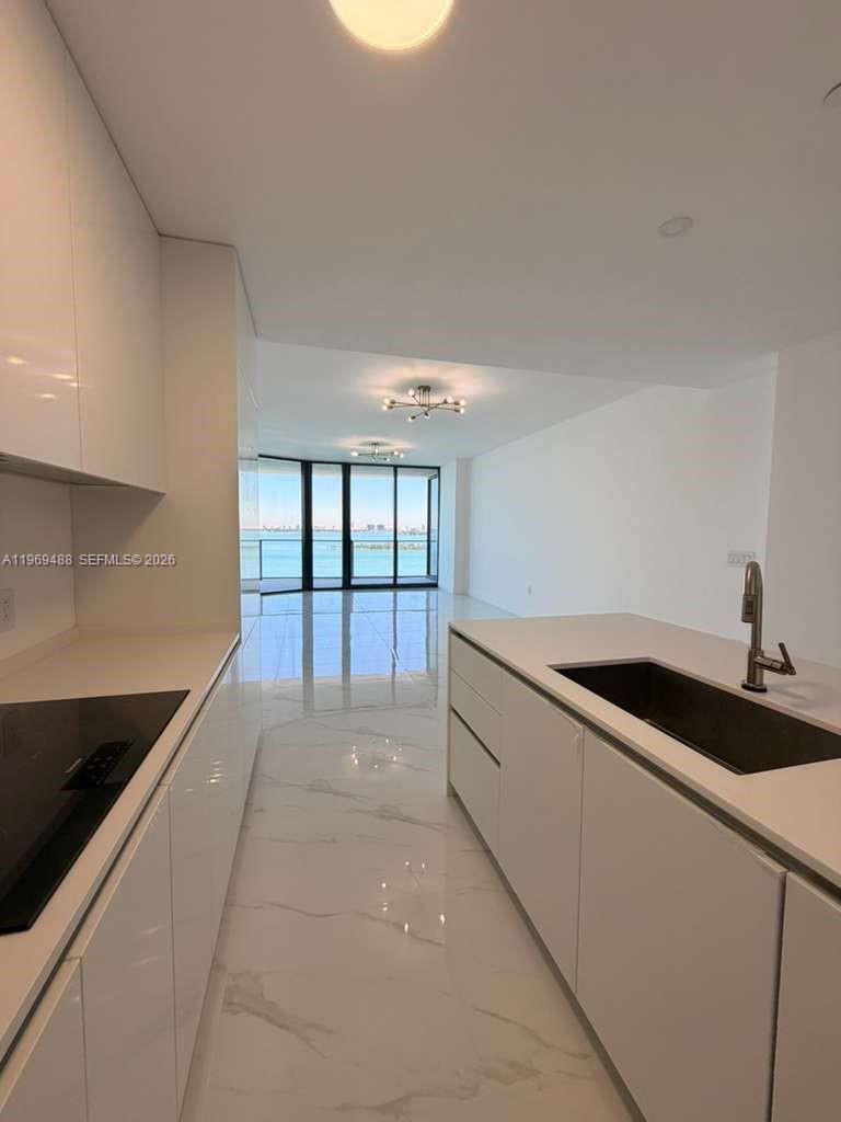 BAY BREZEE - Residential