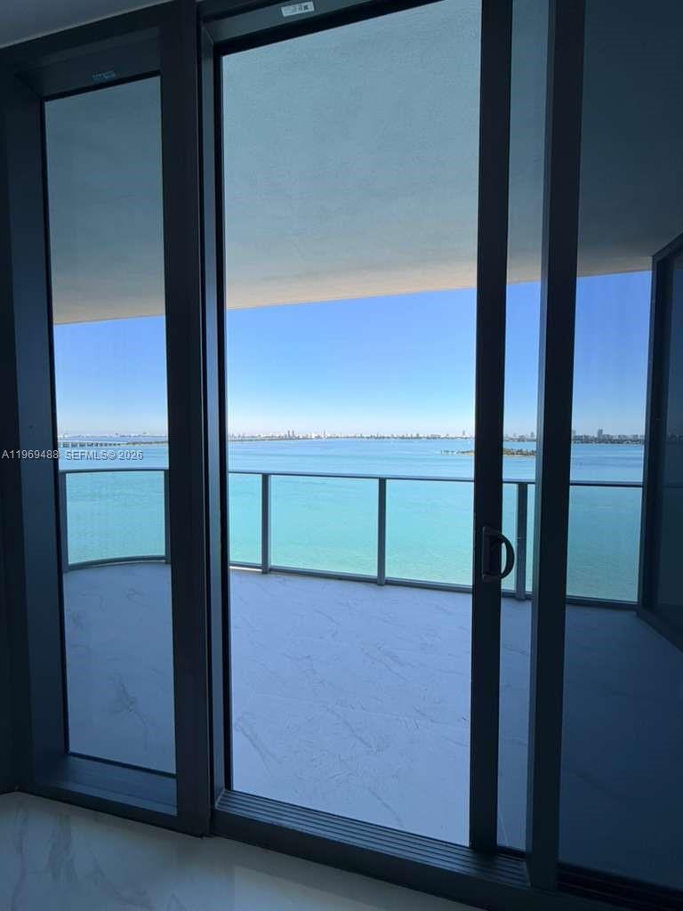 BAY BREZEE - Residential