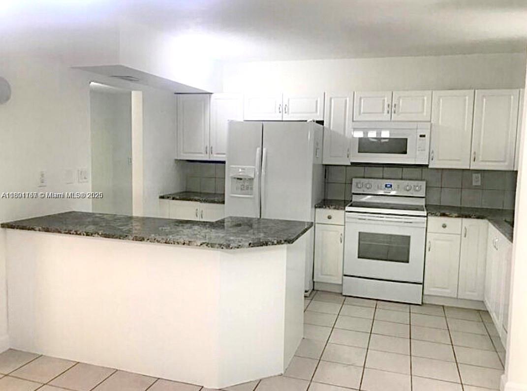 20381 Ne 30th Ave 120-7, Aventura, Miami-Dade County, Florida - 3 Bedrooms  
2 Bathrooms - 