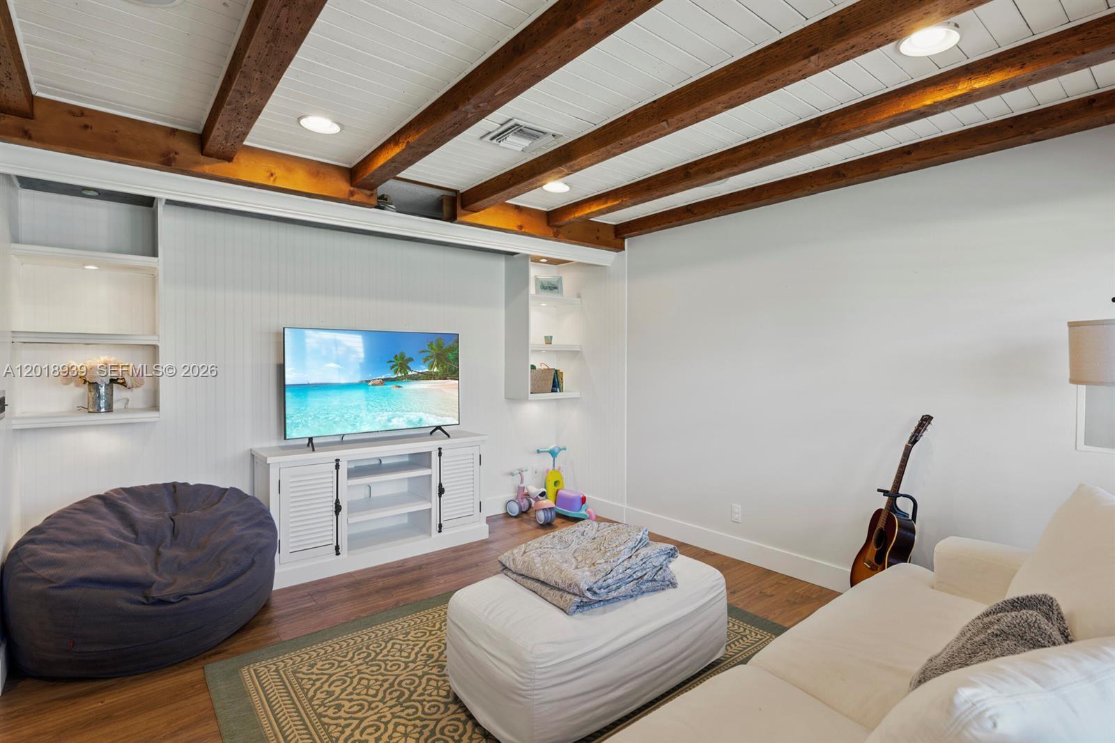 EASTWOOD OF WELLINGTON 2 - Residential