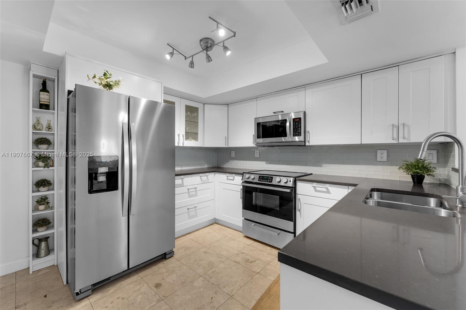 KENDLAND POINT CONDO II - Residential