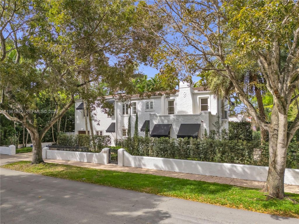 Photo of 1222 Cortez St, Coral Gables, FL 33134 (MLS # A11961872)