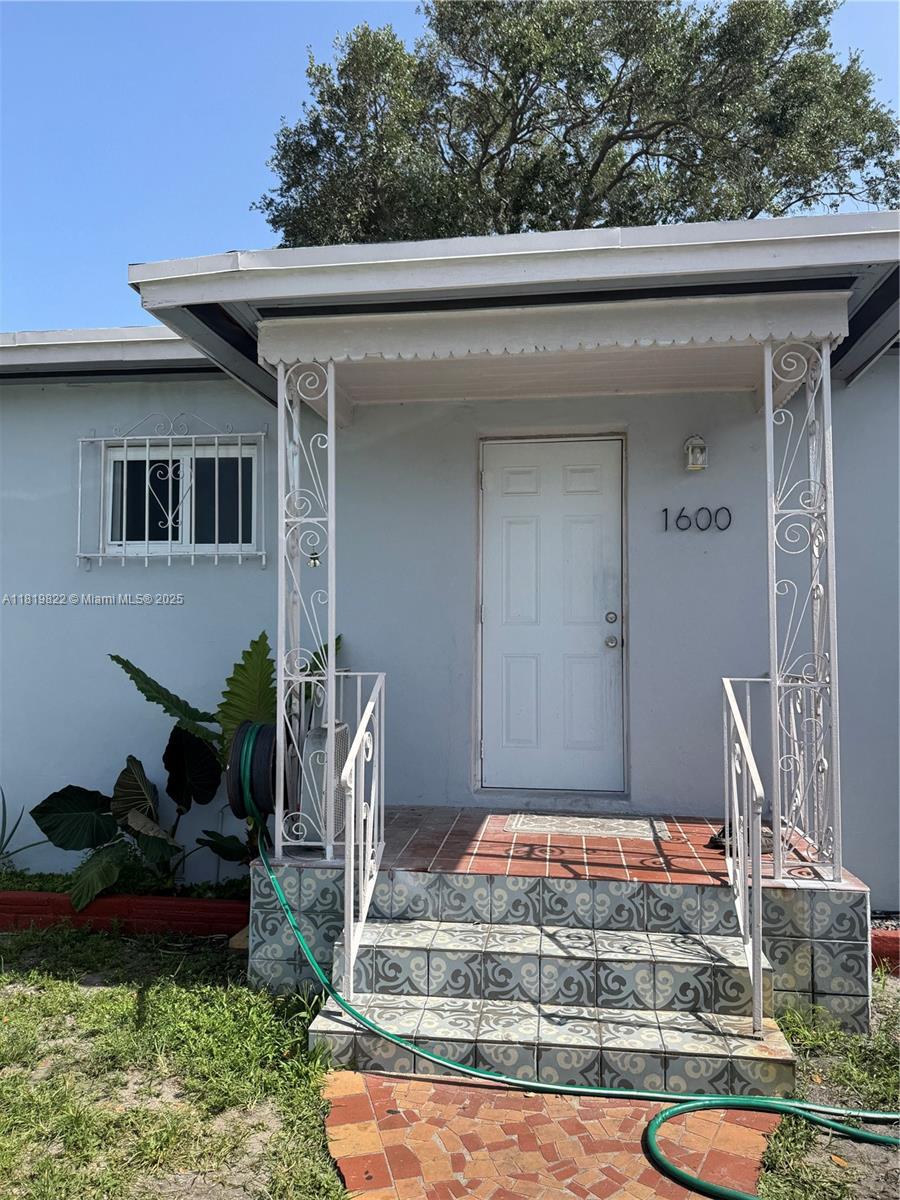 Property for Sale at 1600 Nw 153rd St, Miami Gardens, Broward County, Florida - Bedrooms: 4 
Bathrooms: 2  - $475,000