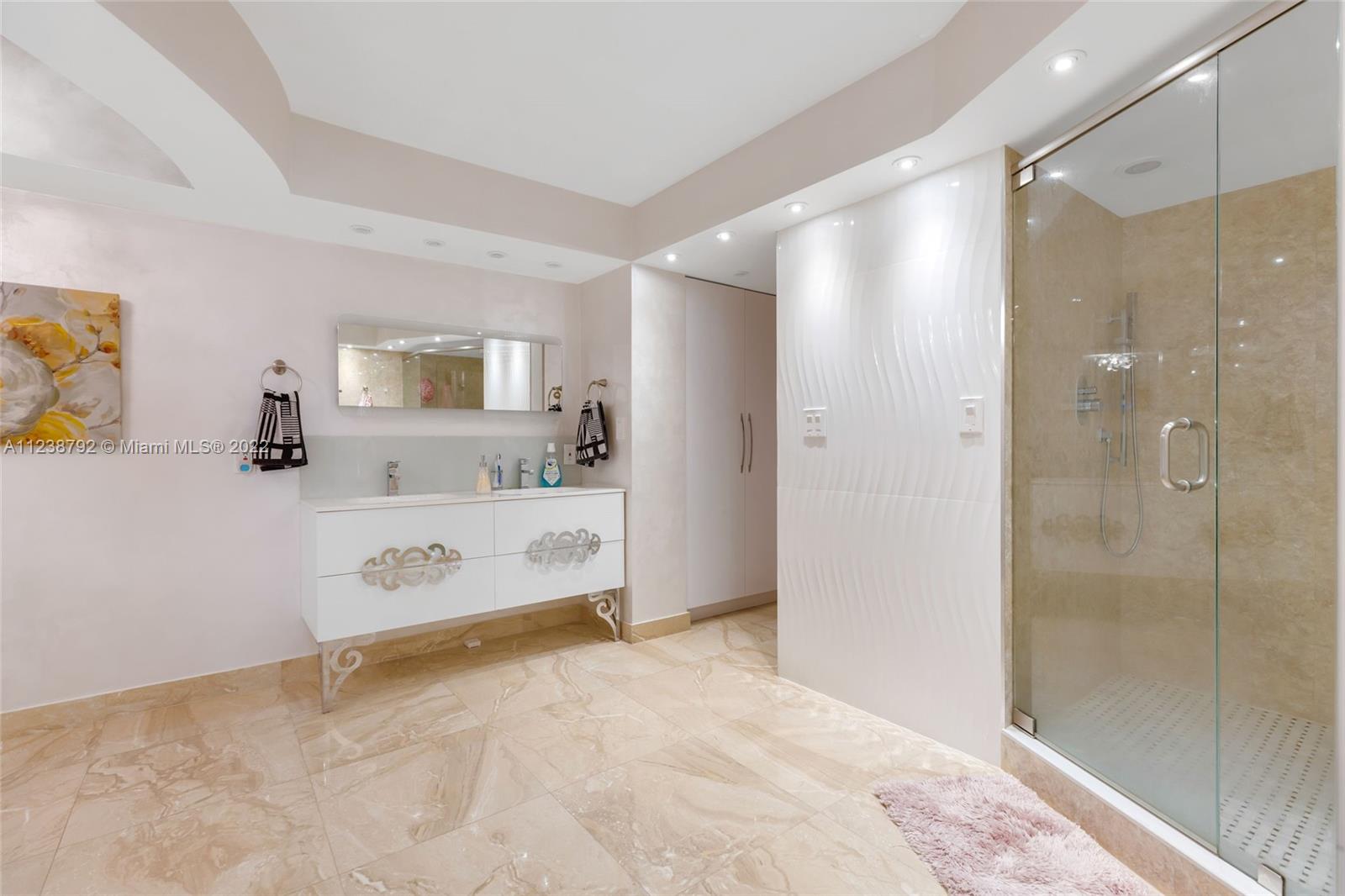 MALAGA TOWERS CONDO - Residential