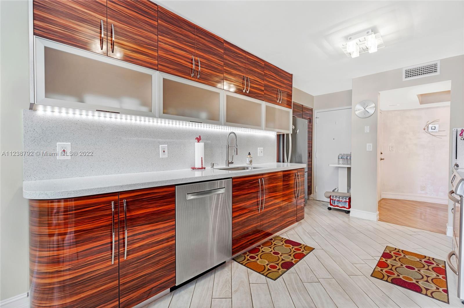 MALAGA TOWERS CONDO - Residential