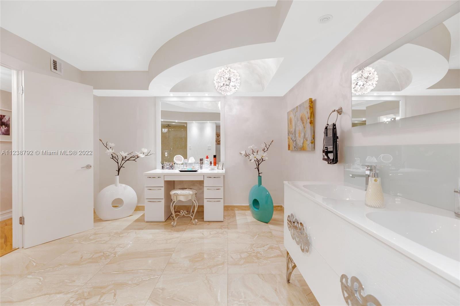 MALAGA TOWERS CONDO - Residential