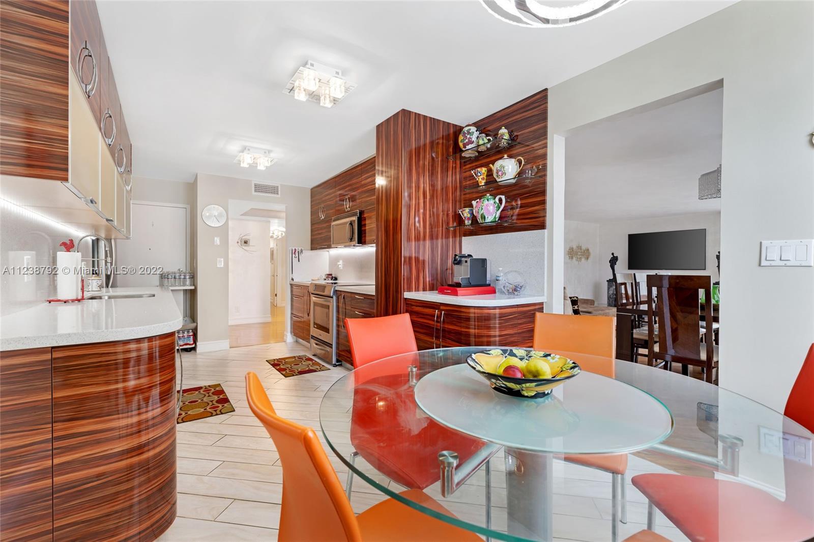 MALAGA TOWERS CONDO - Residential