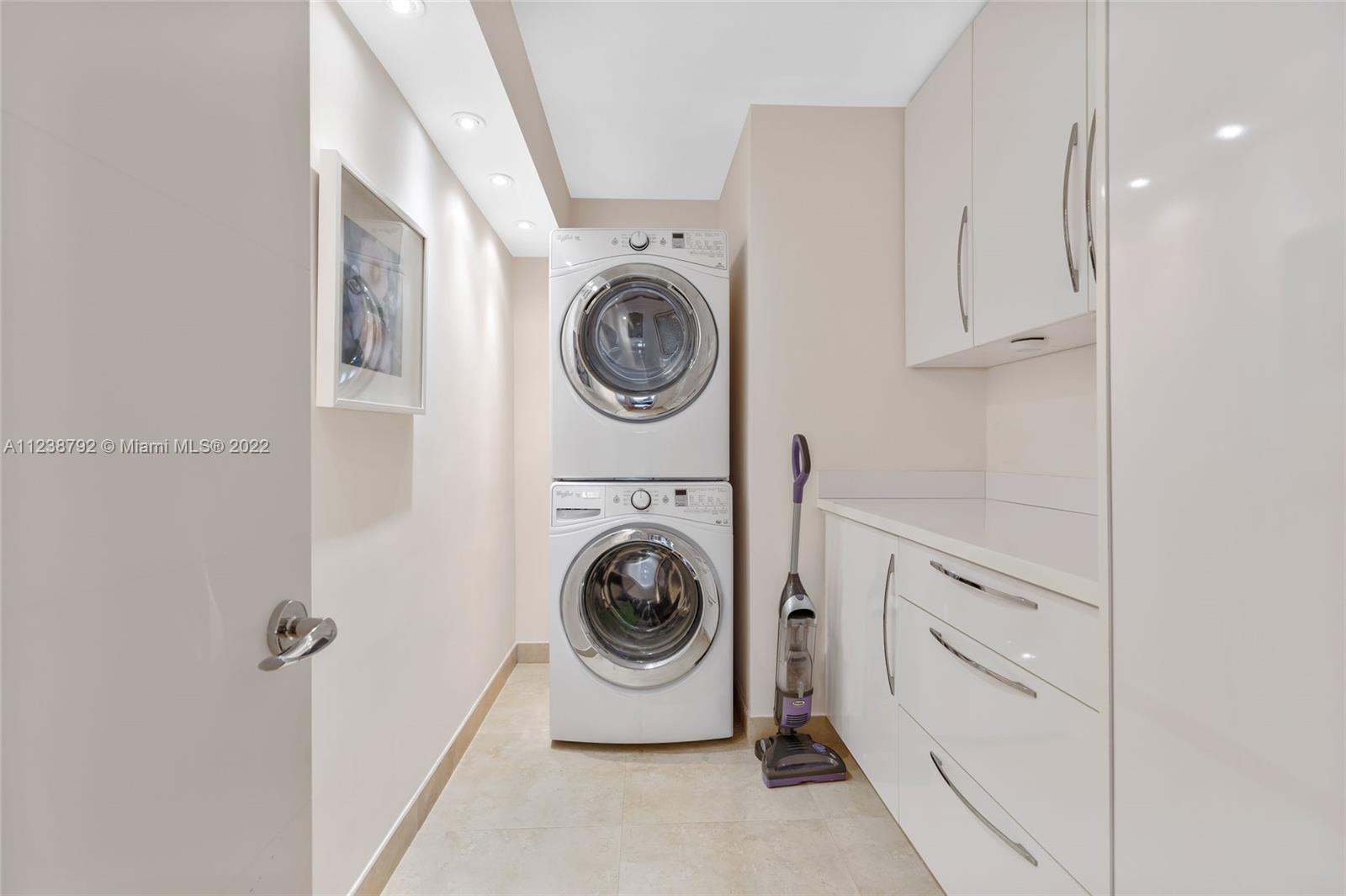 MALAGA TOWERS CONDO - Residential