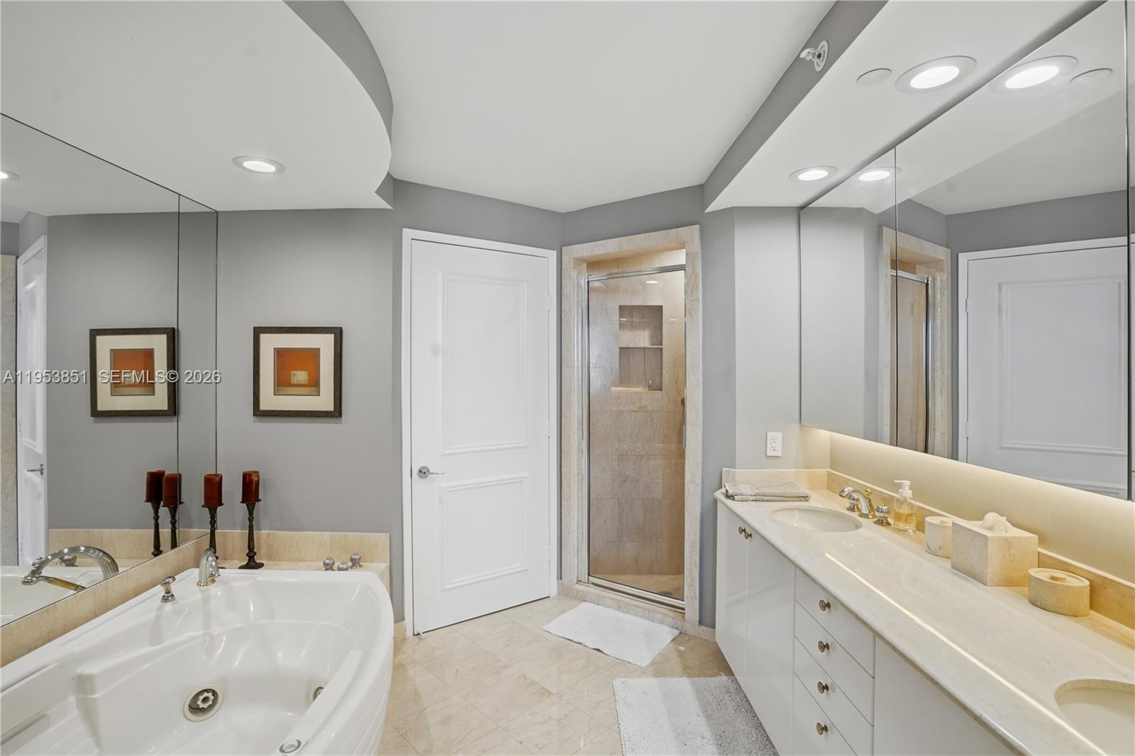 CLUB TOWER ONE CONDO - Residential