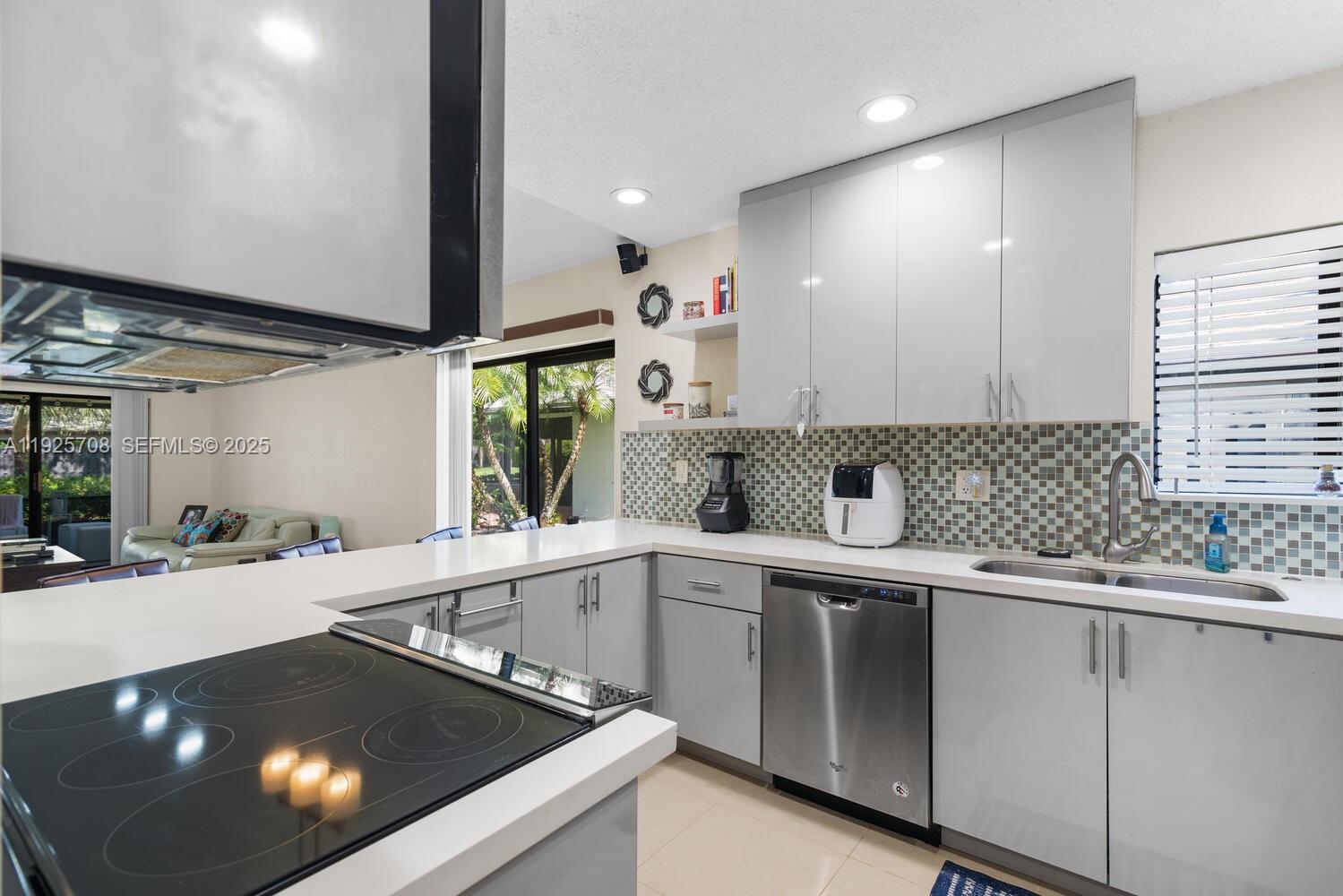 VILLAS AT BONAVENTURE IN - Residential