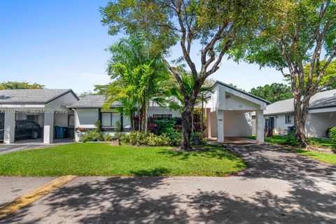 371 Fairway Cir 56 Weston FL 33326