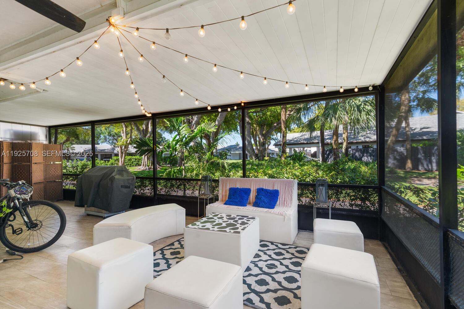 VILLAS AT BONAVENTURE IN - Residential