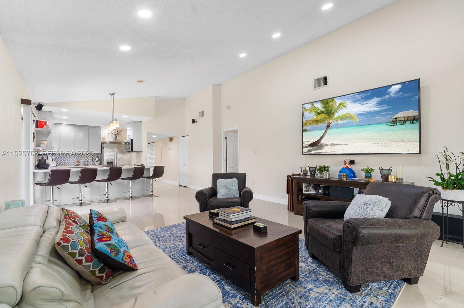 VILLAS AT BONAVENTURE IN - Residential